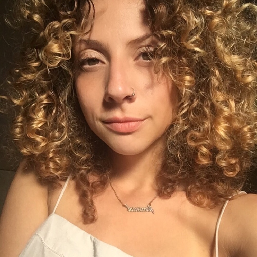 Meet your Posher, Olivia